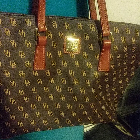 Dooney & Bourke Handbags - Dooney & Bourke handbag